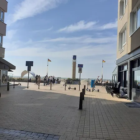 Apartament Near The Sea *